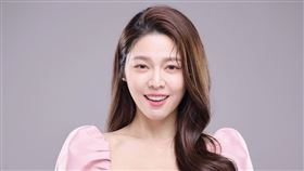 白家綺熬半年推出新單曲，坦言用心程度就像再生一個孩子一樣。（圖／藝起發光 提供）