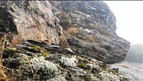 玉山開始下冰珠。（圖／氣象署提供）