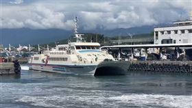 ▲凱旋1號 綠島之星貳號 蘇拉颱風打亂計畫 綠島蘭嶼 疏運狀況 提前返本島+ 船上貨運滿滿（圖／記者王浩原攝影）
