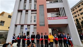 馬公高中教職員宿舍落成（1）費時近5年的國立馬公高中教職員宿舍21日剪綵啟用，提供給來到離島的教職員一處安全舒適的休憩場所。中央社  112年12月21日