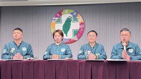 民進黨發言人張志豪、新北市立委候選人李坤城及新北市議員李宇翔、黃淑君下午召開「新北市府介選！侯總部強押公務員當政治打手！」記者會。(圖/民進黨提供)