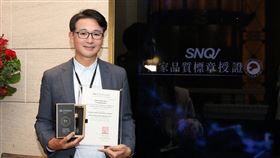 突破玻尿酸極限！蓓朵娜「六重奏玻尿酸精華」獲「SNQ國家品質標章」（業配勿用）