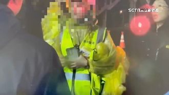 回家遇施工強闖遭攔　男怒飛踢踹工人