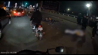 疑改完車超速！騎士猛撞左轉小客車不治