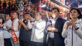 侯友宜雲林拜廟，張榮味、張麗善陪同。(圖/侯辦提供)