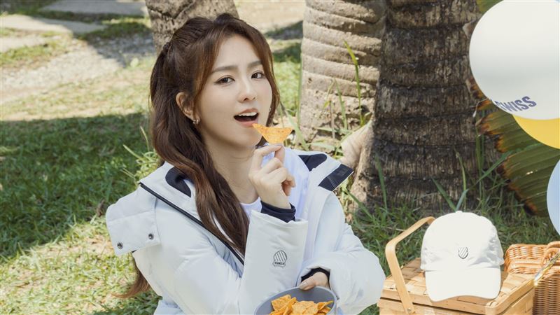 女神明年無預警報喜　周曉涵聖誕送提貨卷