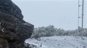 玉山今日早上9時許短暫下雪10分鐘。（圖／氣象署提供）