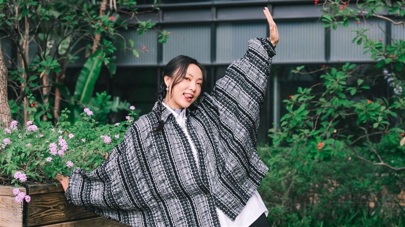 放棄年薪百萬工作　28歲影后親揭隱藏身份