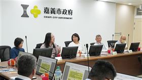 唐鳳近日率領數位部團隊拜訪嘉義市政府，與市長黃敏惠討論合作事宜，雙方就建立政府資料傳輸平台、資通安全管理法、人口老化及產業數位轉型等議題進行深度交流。（圖／翻攝自數位部官網）