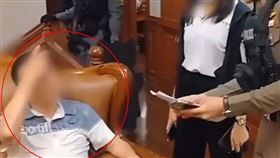 張姓台商（紅圈者）涉嫌買凶殺害自己老婆、兒子跟律師，警方獲報上門逮捕。（圖／翻攝自เจาะลึกทั่วไทย Inside Thailand 臉書）