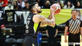 ▲新北國王迎戰寶島夢想家，洋將布依德執行罰球。（圖／記者劉彥池攝影）