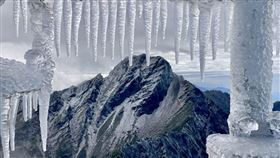 鄭明典曬出平安夜的「玉山冰錐」美景。（圖／翻攝自鄭明典臉書）