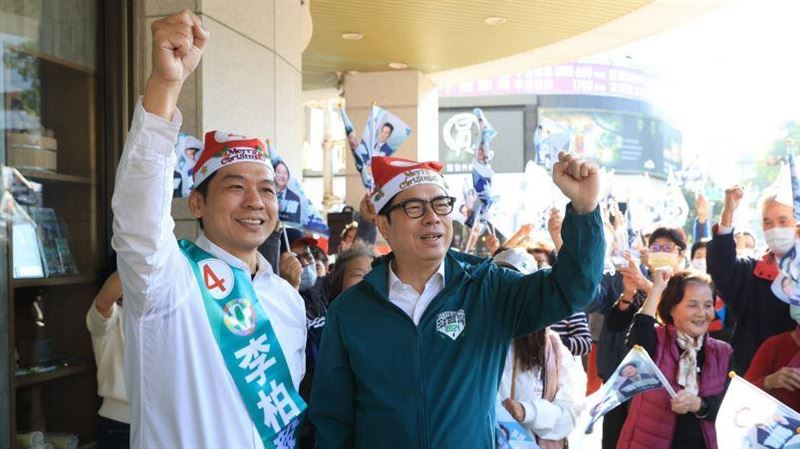 陳其邁陪李柏毅車掃　李眉蓁直播人數遭疑