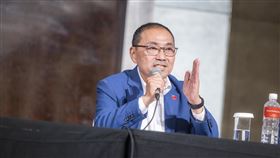 侯友宜說，人可以失去一切，絕對不可以失去人格，大家要互相有誠信，這是做人的底線。（圖／侯辦提供）