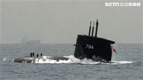 海軍劍龍級潛艦海龍.海虎向荷蘭購買的潛艦，由荷蘭旗魚級潛艦改良，目前海軍將邁向國艦國造，台灣有能力自己建潛艇。（記者邱榮吉/攝影）