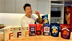 郭泓志陪你來吃鍋！「全家即興開鍋」400款特色鍋物24小時不打烊（業配勿用）