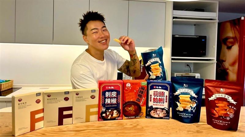 郭泓志陪你吃鍋全家即興開鍋整天不打烊