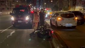 新北,華中橋,機車,逆向,迴轉,爆頭,輾壓,