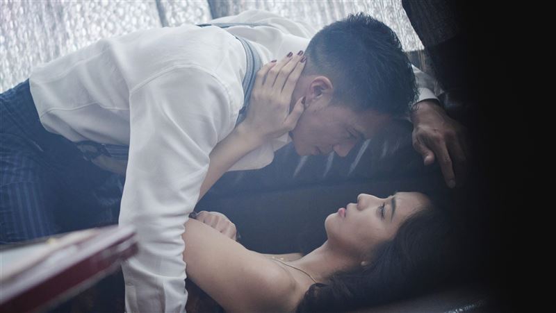 周曉涵從影最大尺度　滾床日籍男星畫面曝