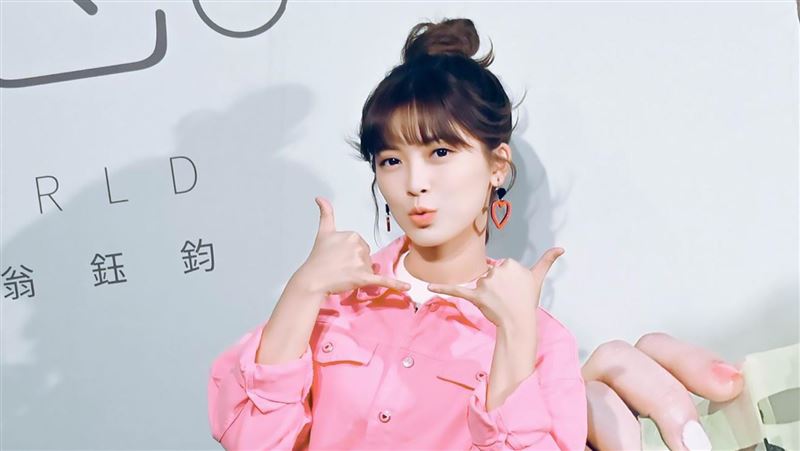 紅人榜女星突失聲　躲房間偷哭吐低潮心聲