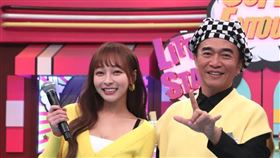 （左起）藝人林襄、吳宗憲、籃籃參加節目錄影。（圖／中天提供）