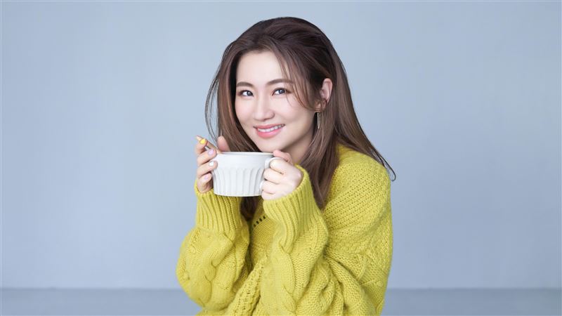 Selina才升格新手媽　副業爆收攤原因曝光