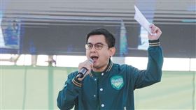 卓冠廷說，請柯文哲先恢復「特農地」農地農用狀態，然後附上地質檢測報告，「再等相關司法調查結束，才能賣我喔！」（圖／翻攝自卓冠廷臉書）