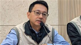 疾管署：COVID-19併發症創4個月以來新高疾管署發言人羅一鈞26日表示，19到25日COVID-19本土確定病例（併發症）新增326例，創4個月以來新高，進入第5波Omicron疫情。中央社記者曾以寧攝  112年12月26日