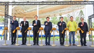 高鐵台南站前「花魁車地景公園」正式啟用