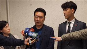 對於賴清德批評0女力，趙少康笑說，他跟國民黨總統候選人侯友宜都是男性，「我現在不可能變性女性，但將來內閣會用能幹的女性」。