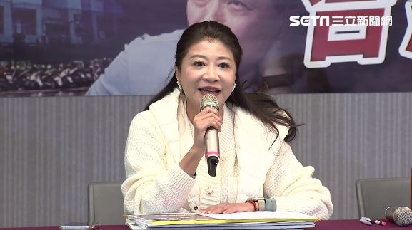 馬英九登廣告批綠貪腐　她PO一張表狠打臉