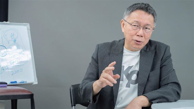 柯文哲寫信喊話民進黨支持者：讓他們下台