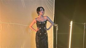 蕭亞軒曬親吻照。（圖／翻攝自蕭亞軒IG)