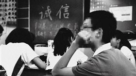 上課,教室,舉手,（示意圖／翻攝自Pixabay）