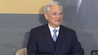 連戰稱誰談九二共識誰賣台　他：打臉藍白