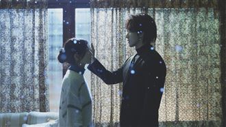 言承旭新女伴曝光！客廳親密纏綿全被拍