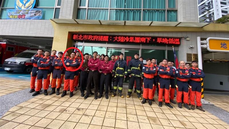 昔日分隊長殉職　新北同事哀悼合影畫面曝