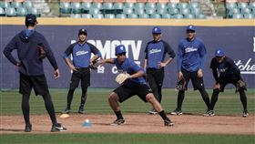 ▲富邦悍將明年將從日本火腿找來守備教練協助強化守備。（資料圖／翻攝自富邦悍將臉書粉絲專頁）