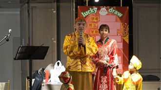 宴請上百人　晚安小雞與粉絲搏暖