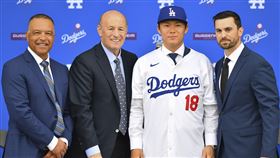 ▲道奇在加盟記者會正式介紹山本由伸。（圖／美聯社／達志影像）