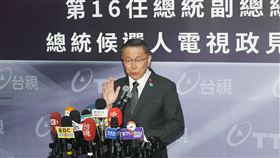 總統候選人政見會第3場結束  柯文哲受訪（2）中央選舉委員會主辦第16任總統副總統選舉總統候選人第3場電視政見發表會28日在台北落幕，民眾黨總統候選人柯文哲會後出席記者會，接受媒體訪問。中央社記者郭日曉攝  112年12月28日