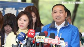 宋楚瑜侯友宜站台李彥秀。(圖/記者邱榮吉攝影)