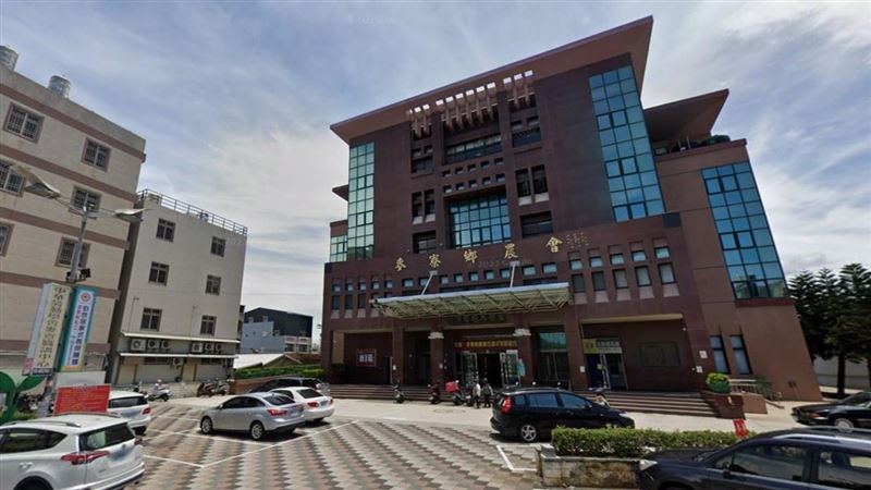 郭台銘連署書換衛生紙　農會總幹事起訴