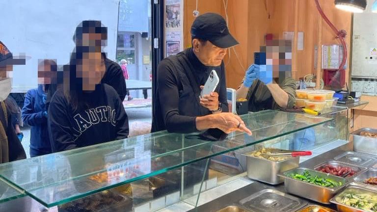 自助餐店捕獲野生周潤發！一票人狂問1事