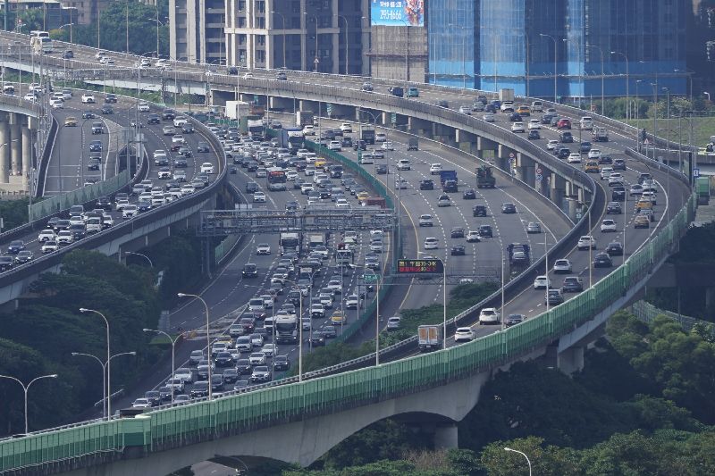 初三回暖湧北返車潮　部分路段恐塞過隔日