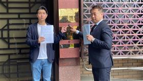 侯友宜競選辦公室發言人呂家愷、律師李承志赴北檢提告高嘉瑜抹黑不道歉，違反選罷法（圖／侯辦提供）