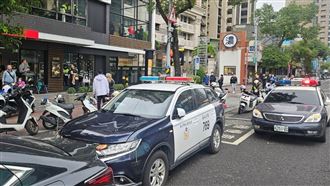 獨／50黑衣人霸麥當勞　警到場：債務糾紛