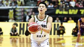 ▲新北國王迎戰新竹御頂攻城獅，林書豪執行罰球。（圖／記者劉彥池攝影）