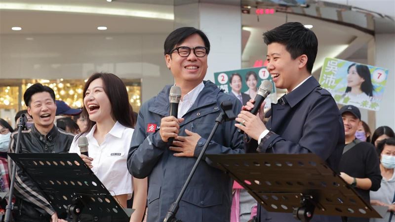 陳其邁西門町高歌紅豆！笑逼粉絲影片刪掉