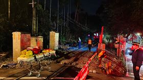 南投集集平交道事故，男子頭骨破裂死亡。（圖／翻攝畫面）
